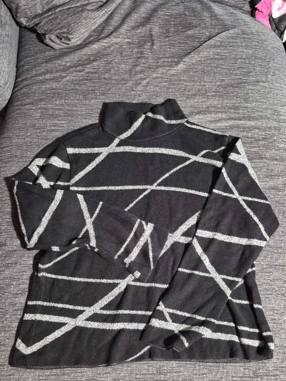 ✨️Apostrophe Black Turtleneck Bell Sleeve Sweater with Silver Graphic Lines✨️